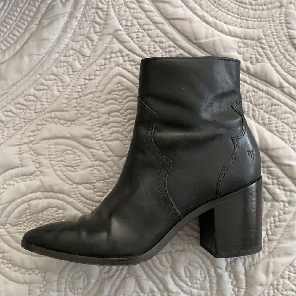 Frye flynn short ankle boot